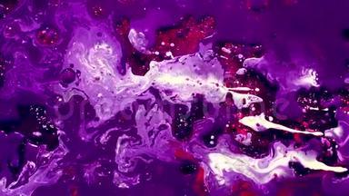紫罗兰水彩墨在油水中.. 冷却趋势屏保。